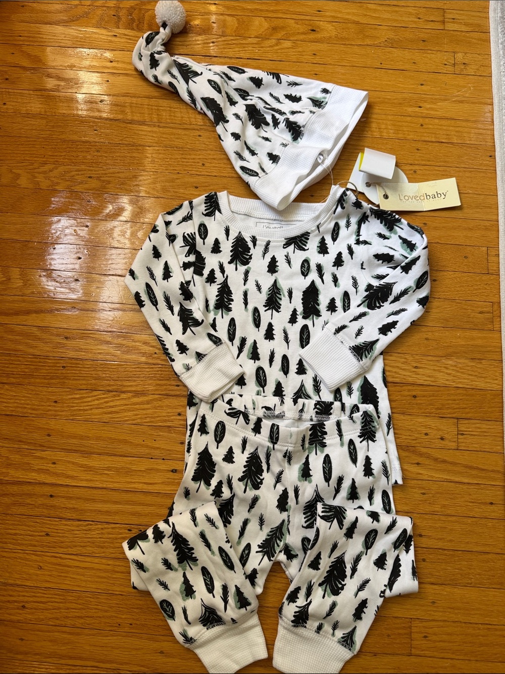 NWT Lovedbaby festive pajama set